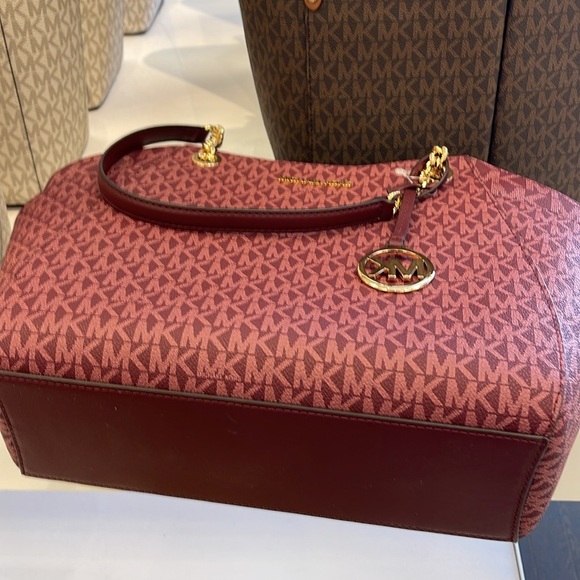 MICHAEL KORS 
Jet Set Travel Large Signature Chain Shoulder Tote Bag
Oxblood
NWT - Picture 7 of 16